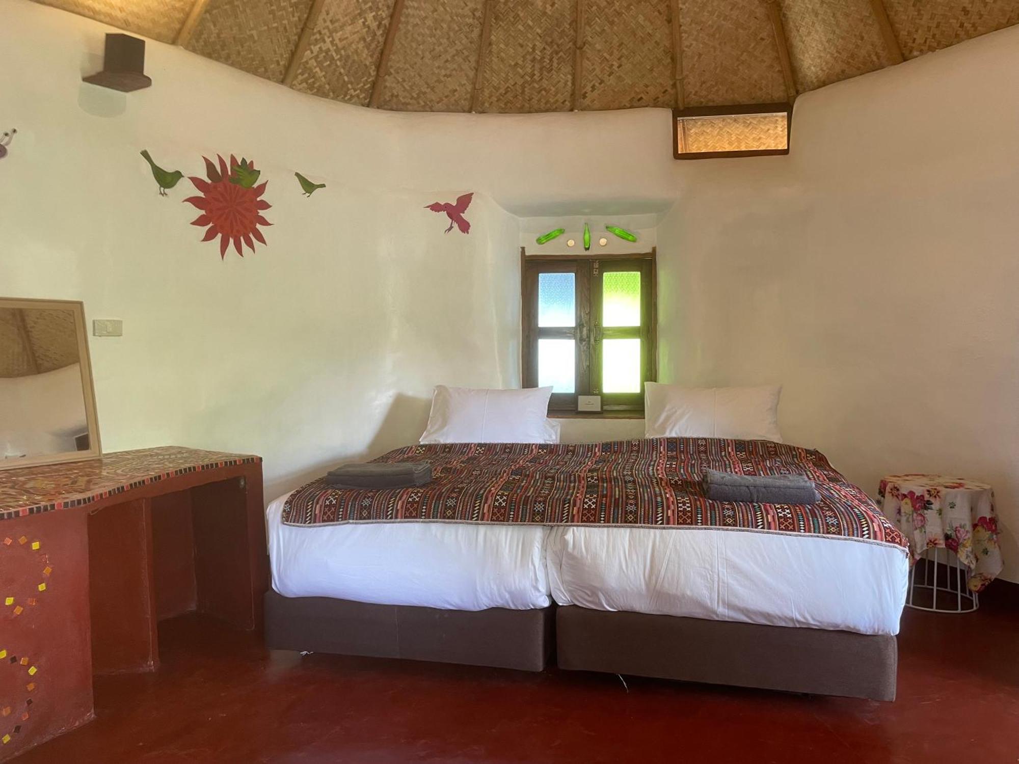 เชียงดาว ราวน์เฮ้าส์ Bed & Breakfast ภายนอก รูปภาพ