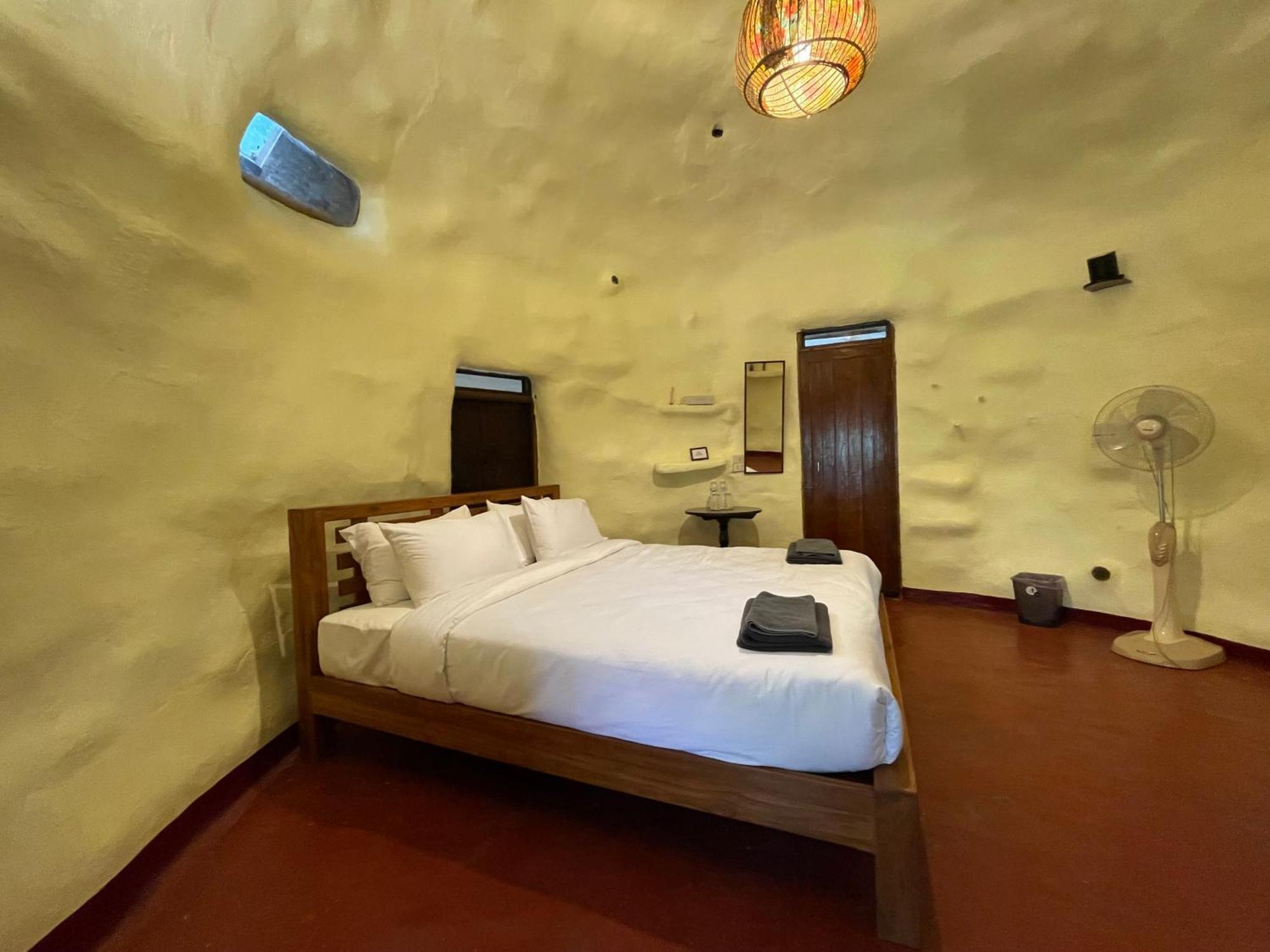 เชียงดาว ราวน์เฮ้าส์ Bed & Breakfast ภายนอก รูปภาพ