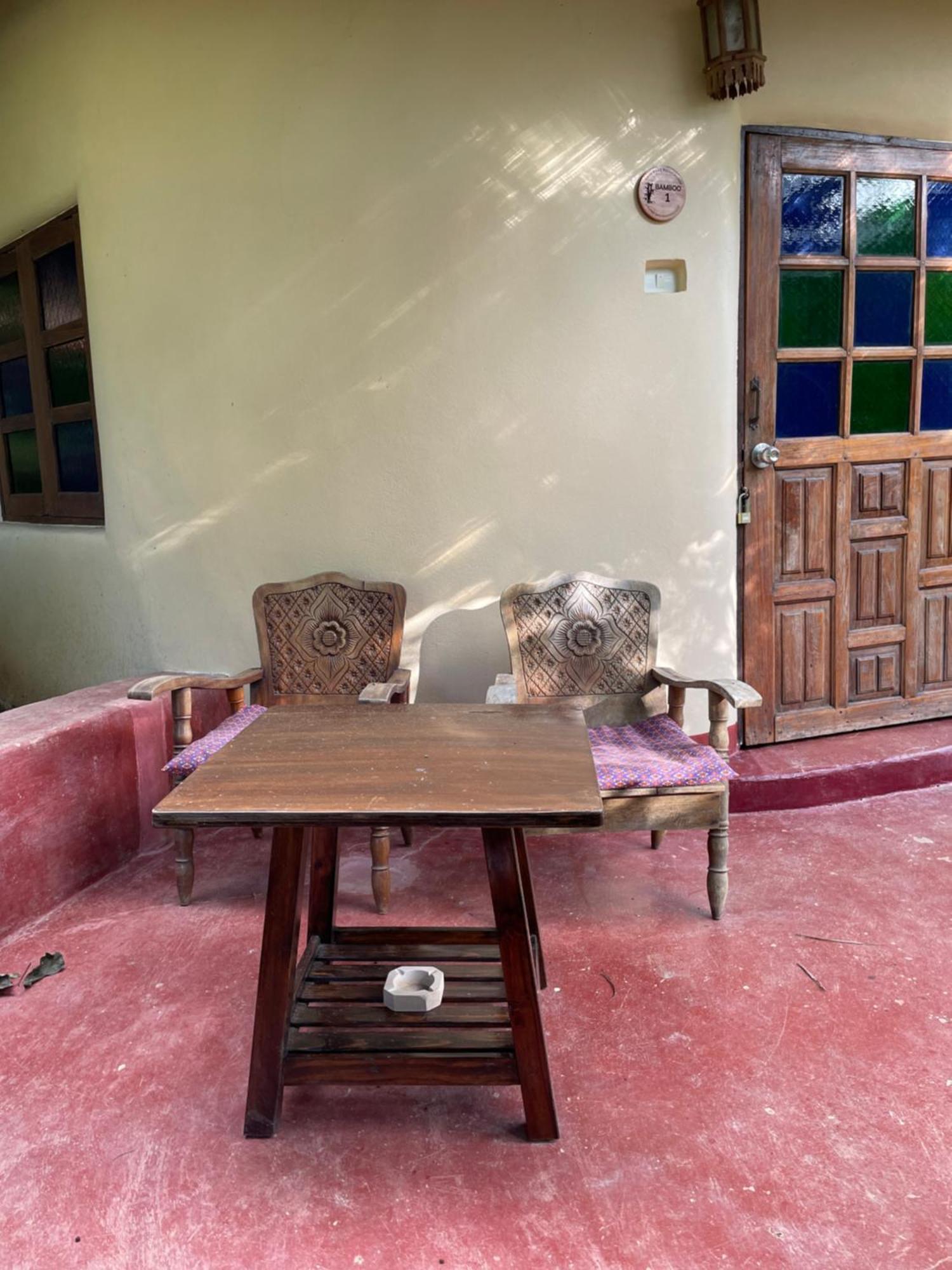 เชียงดาว ราวน์เฮ้าส์ Bed & Breakfast ภายนอก รูปภาพ
