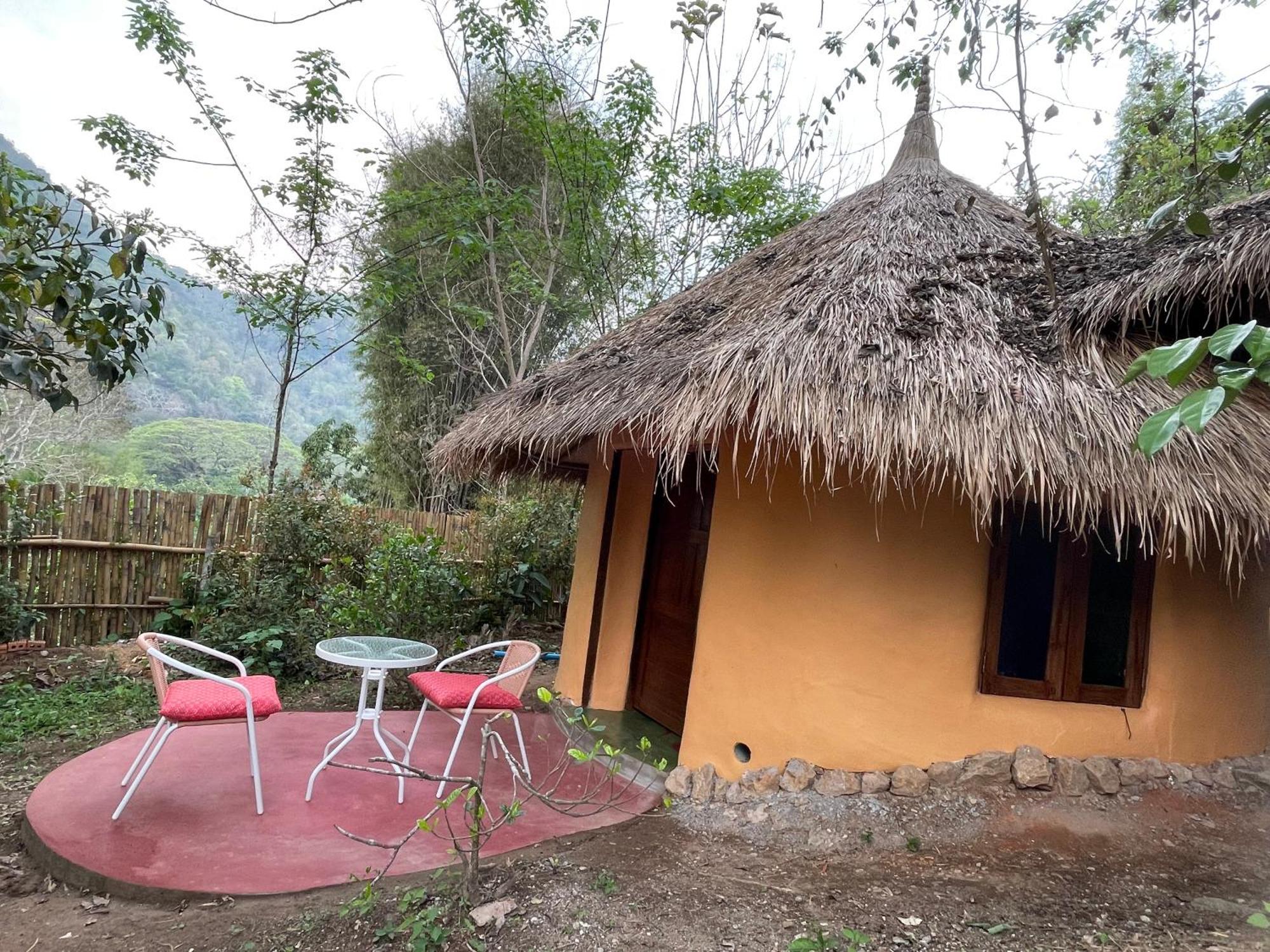 เชียงดาว ราวน์เฮ้าส์ Bed & Breakfast ภายนอก รูปภาพ