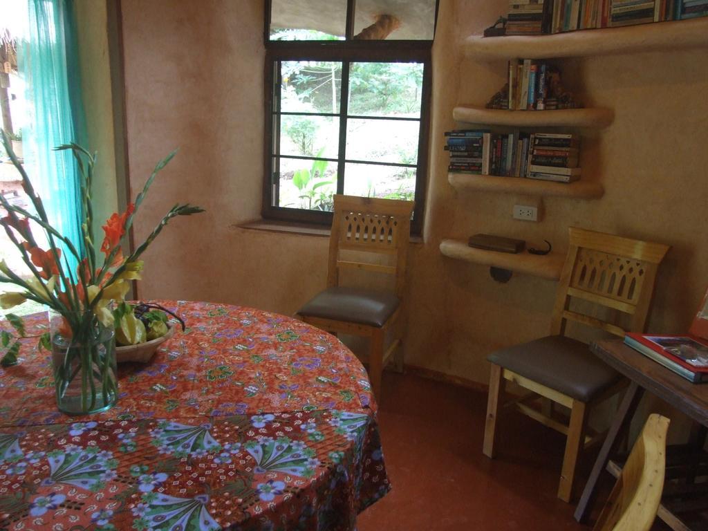 เชียงดาว ราวน์เฮ้าส์ Bed & Breakfast ภายนอก รูปภาพ